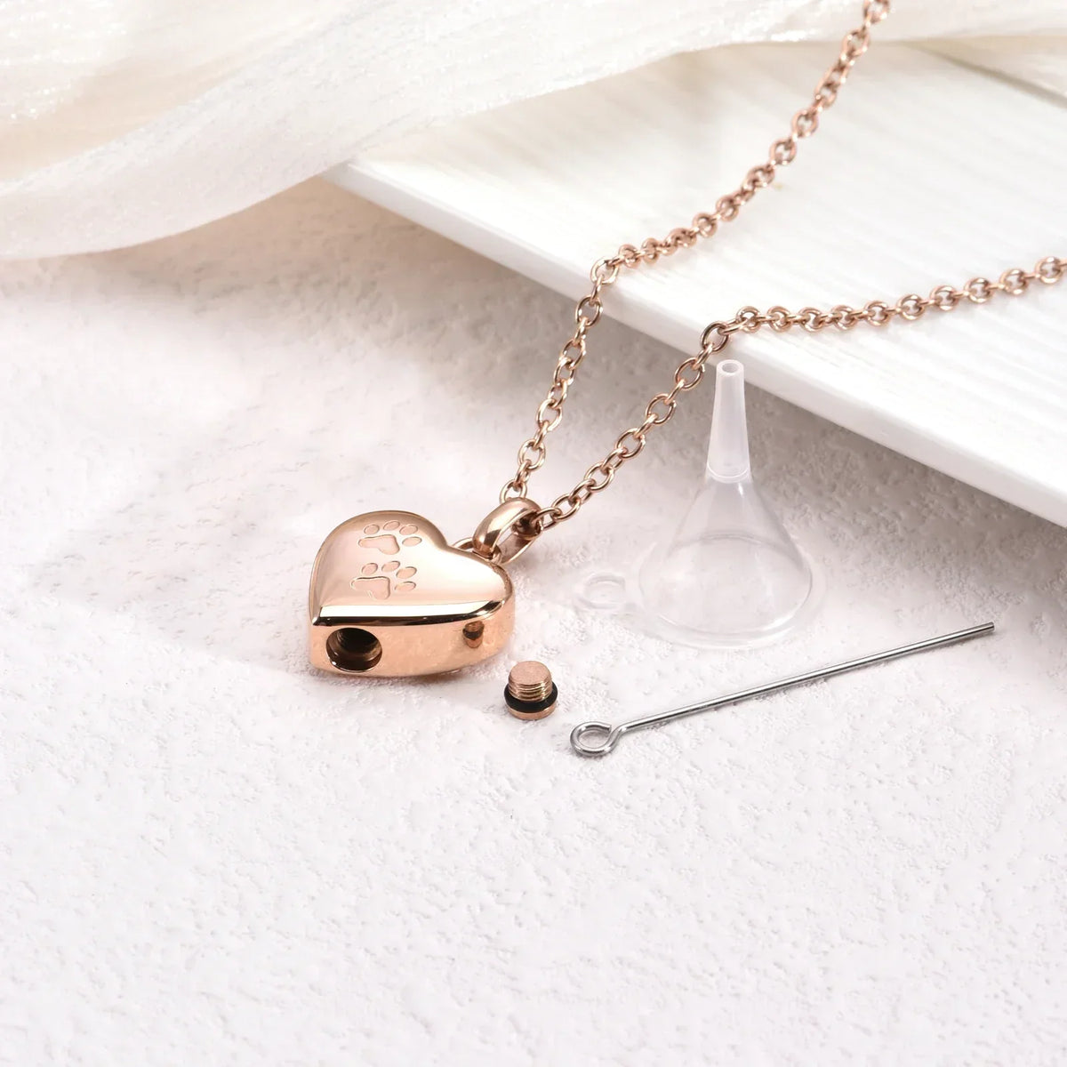 Collier urne commémorative pour animaux de compagnie – Pendentif en forme de cœur avec gravure de patte
