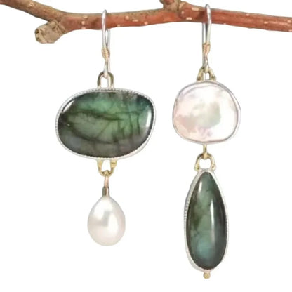 Élégantes boucles d'oreilles llamativos à perles de labradorita
